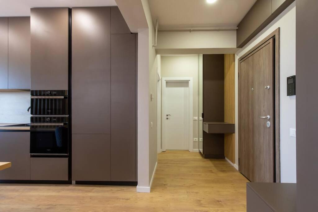 Elegant 2 Bedroom Retreat Bucarest Esterno foto